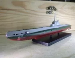 ​Mô hình đồ chơi quân sự Tàu Ngầm Orzel 1:350 